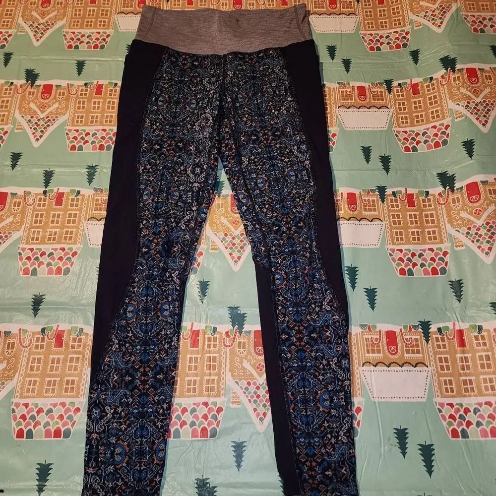 Athleta High Rise Blue Tapestry Chaturabga To Town Tight Medium